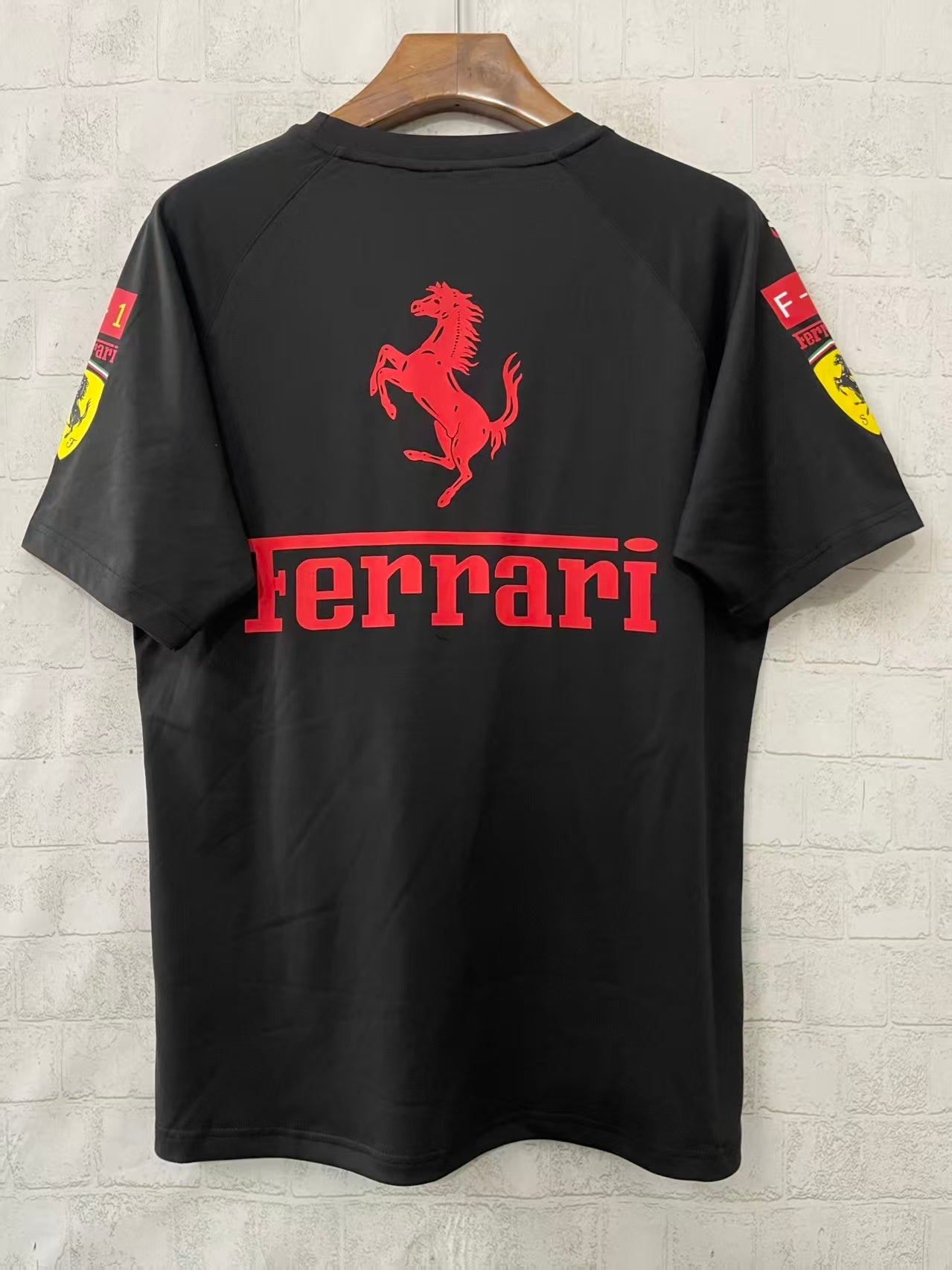 Camisola Scuderia Ferrari 2025