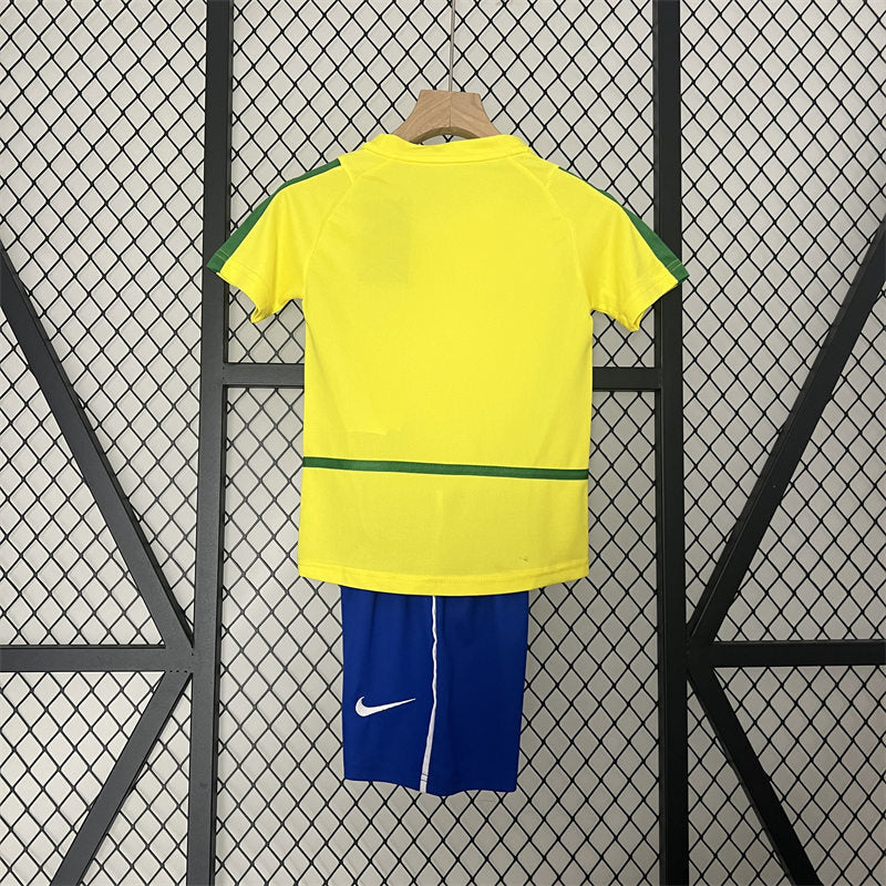 Retro Brasil Equipamento Criança Principal 2002