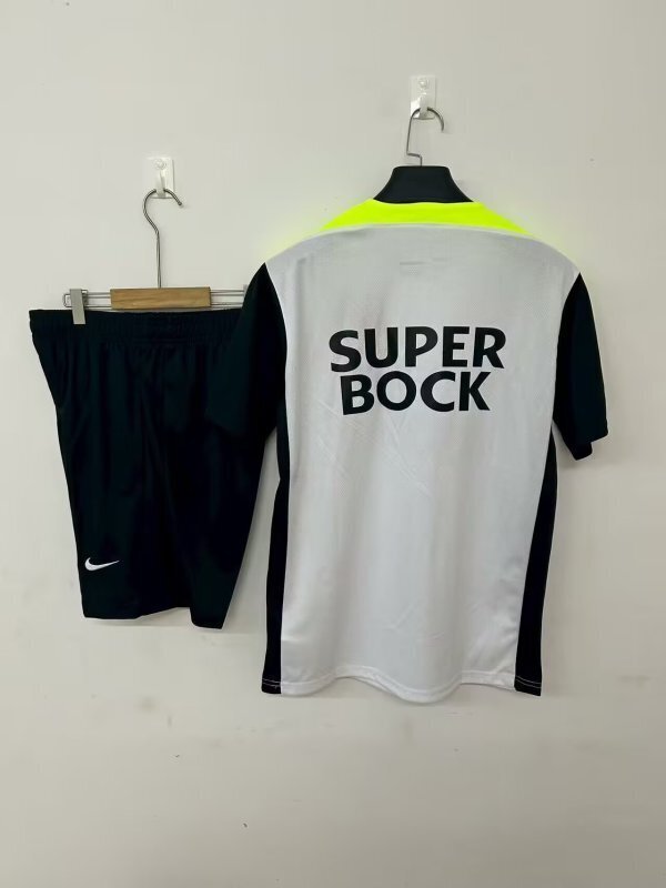 Equipamento Treino Sporting 2025/26