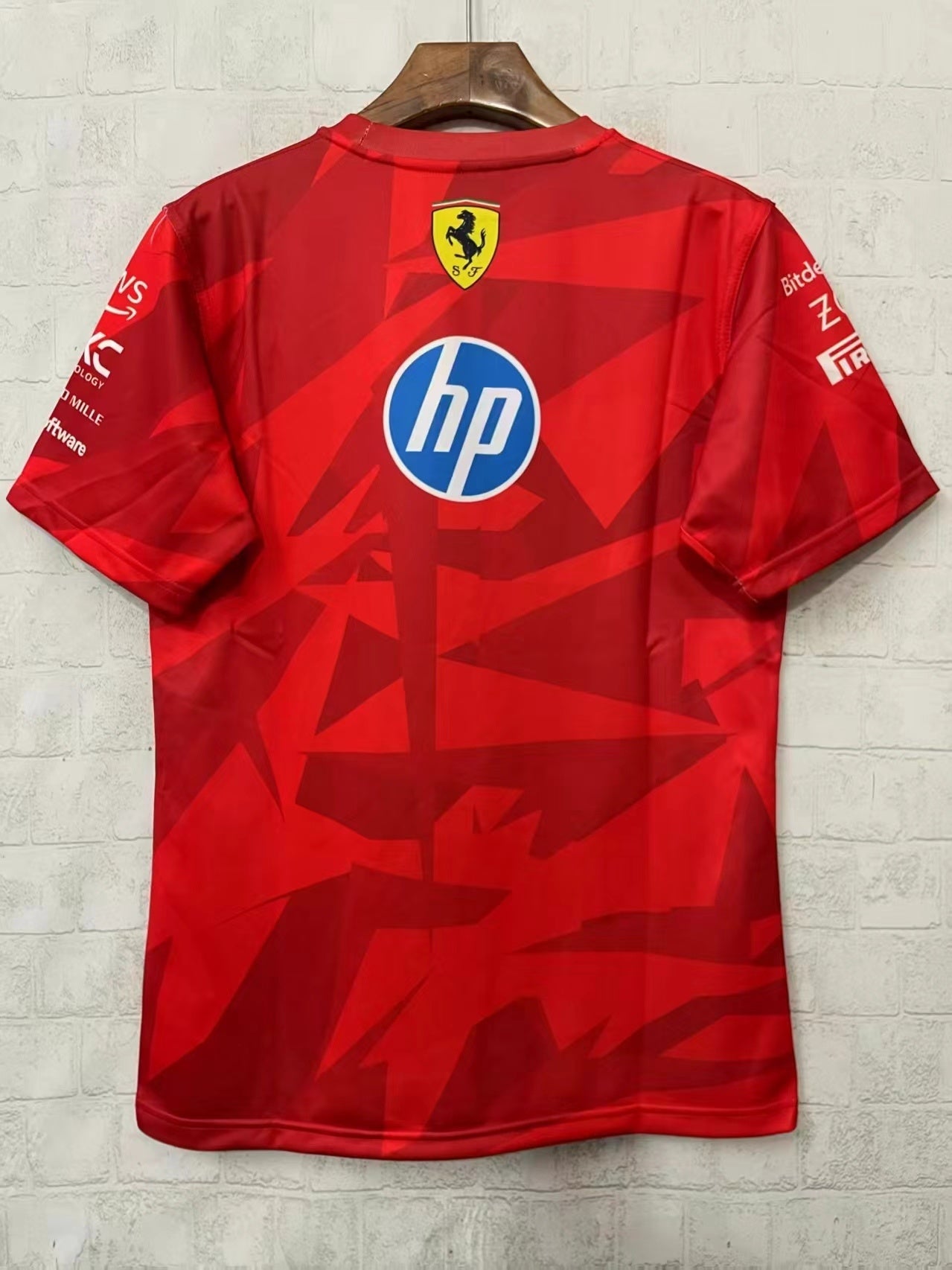 Camisola Scuderia Ferrari 2025