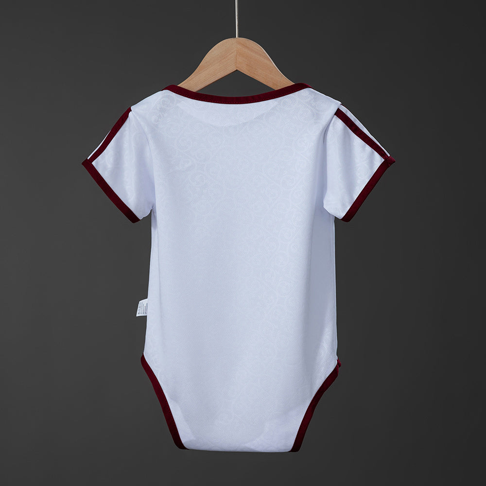 Equipamento Alternativo Bebé Espanha 2026