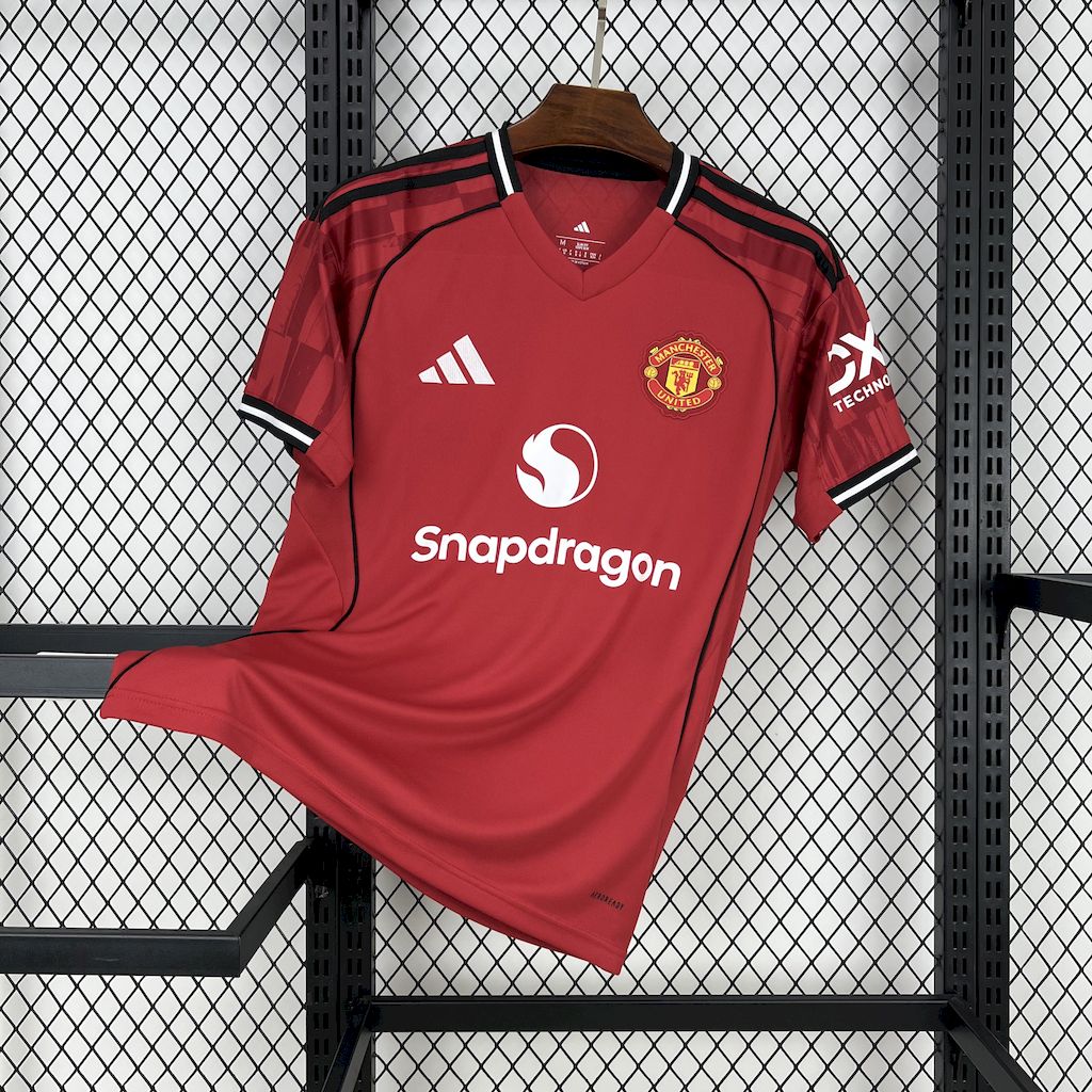 Camisola Manchester United F.C. Principal 25/26