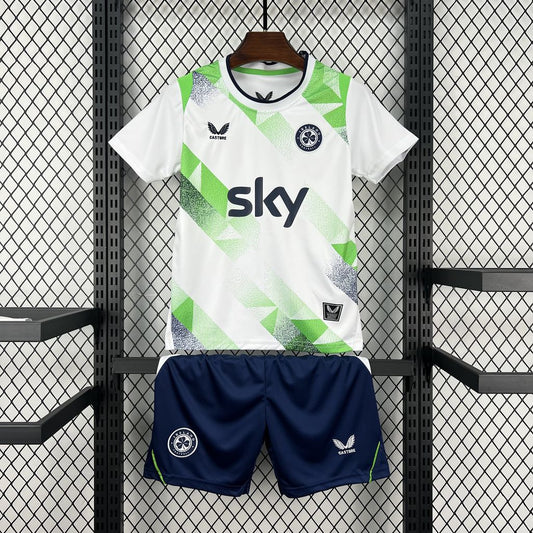 Equipamento Criança Irlanda Alternativo 2026