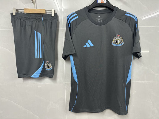 Equipamento Adulto Newcastle United Treino 25/26