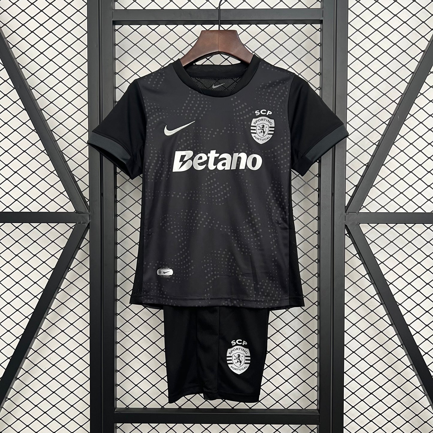 Equipamento Sporting Criança Alternativo 2025/26