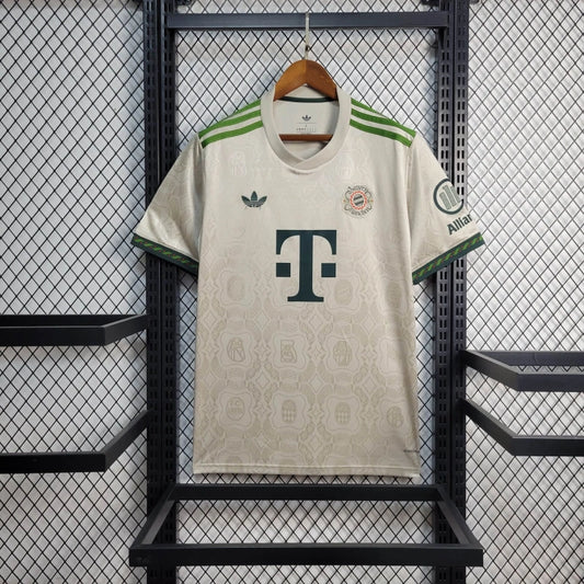 Camisola Bayern Munich Oktoberfest 2025