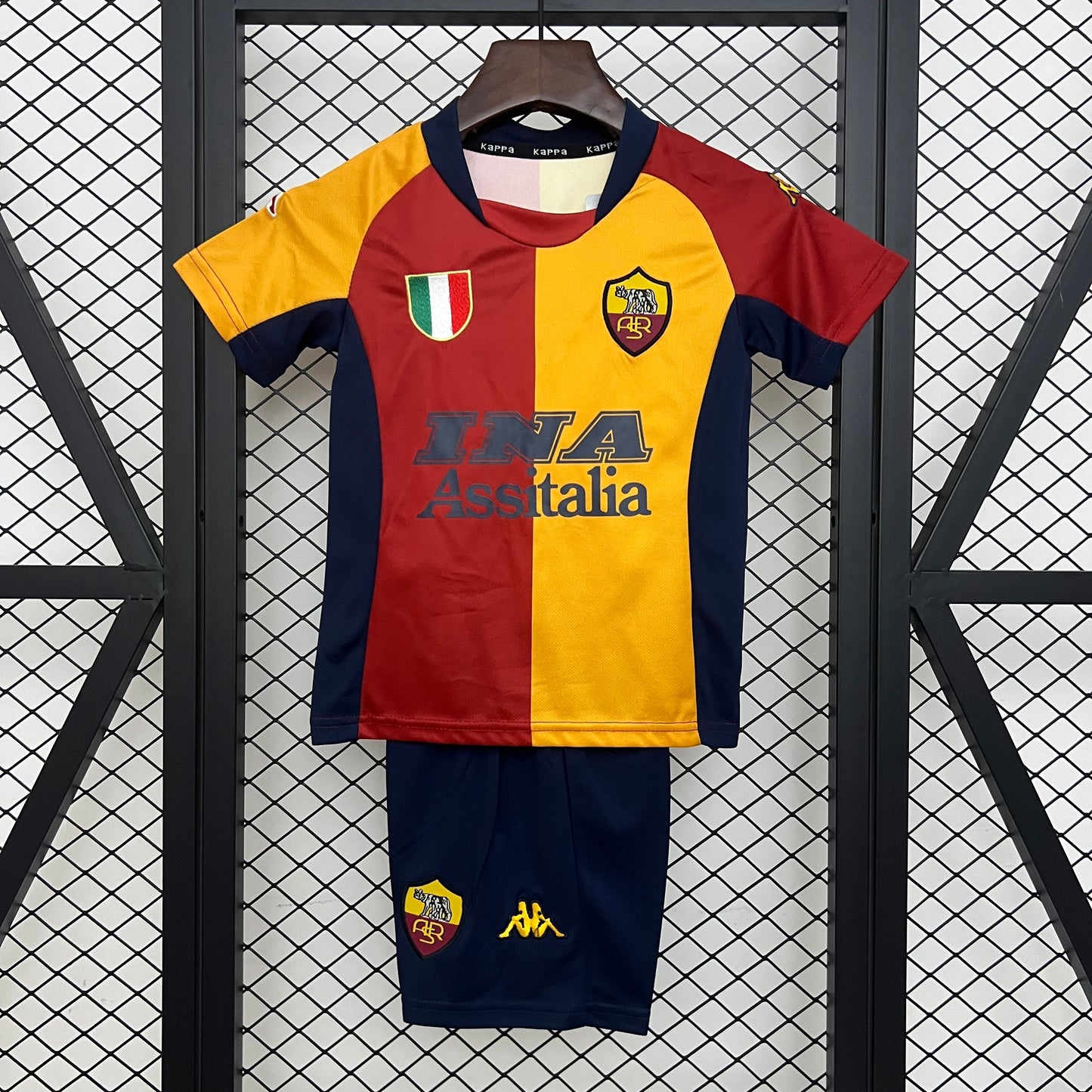 Retro Roma Equipamento Criança Principal 01/02