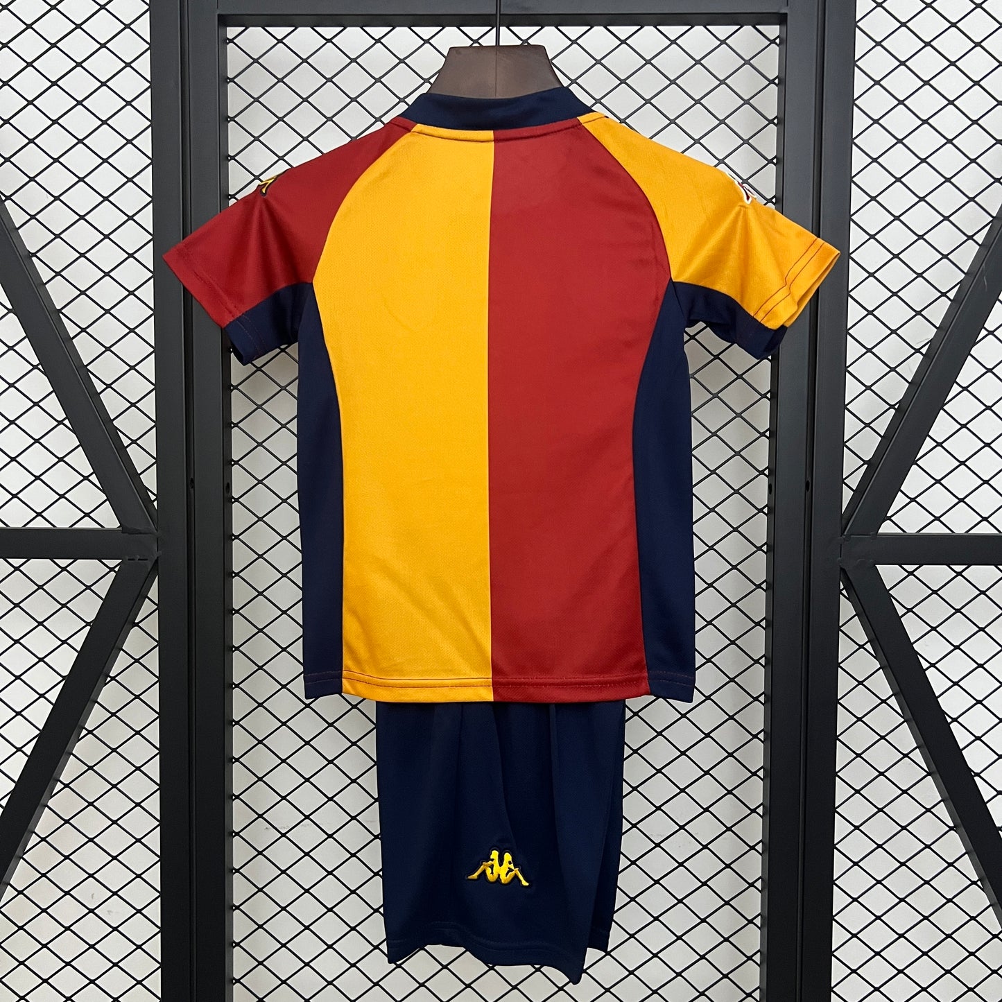 Retro Roma Equipamento Criança Principal 01/02