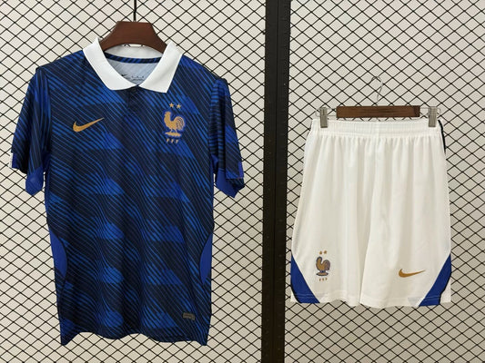 Equipamento Criança França Principal 2026