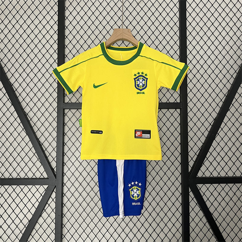 Retro Brasil Equipamento Criança Principal 1998