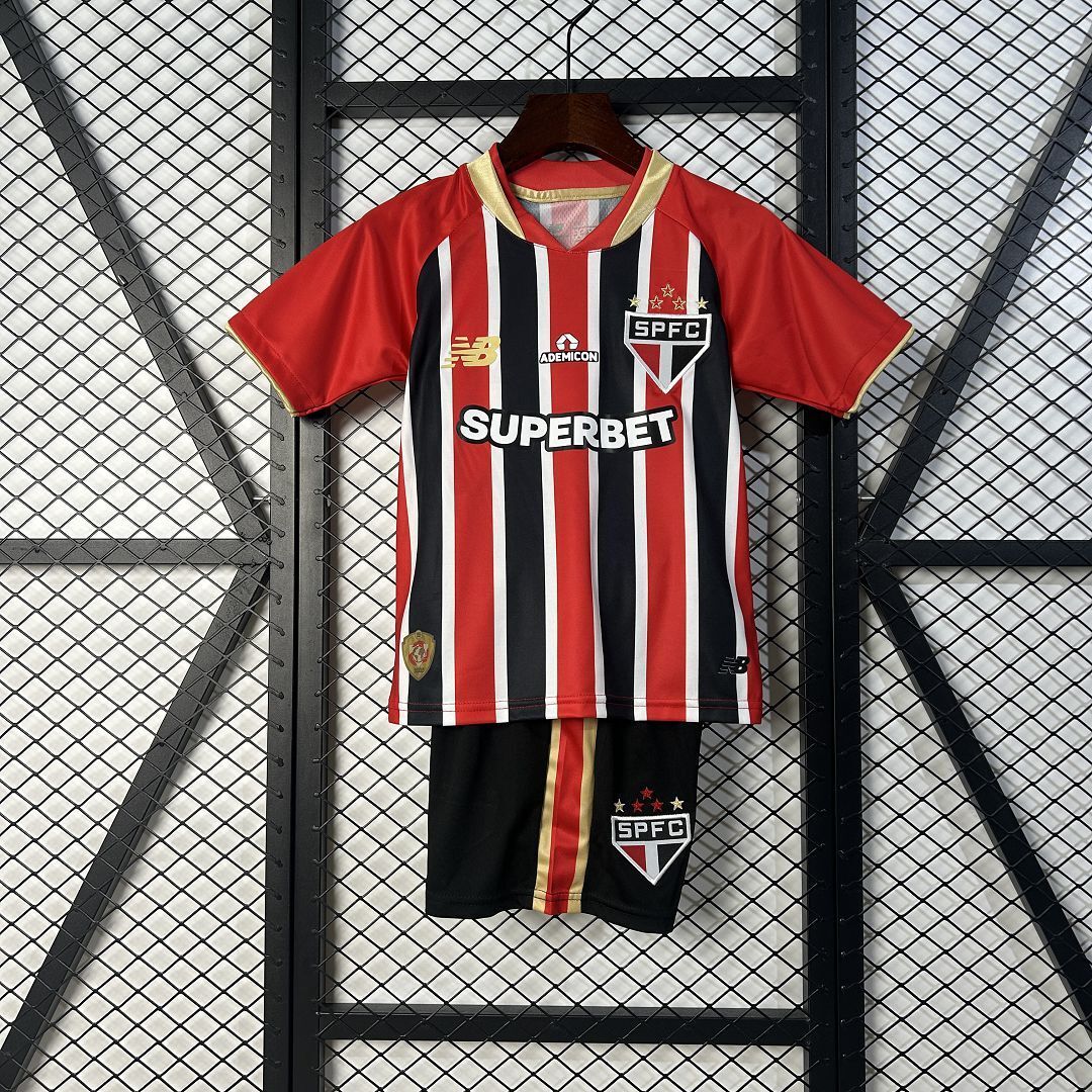 Equipamento Criança São Paulo Alternativo 25/26