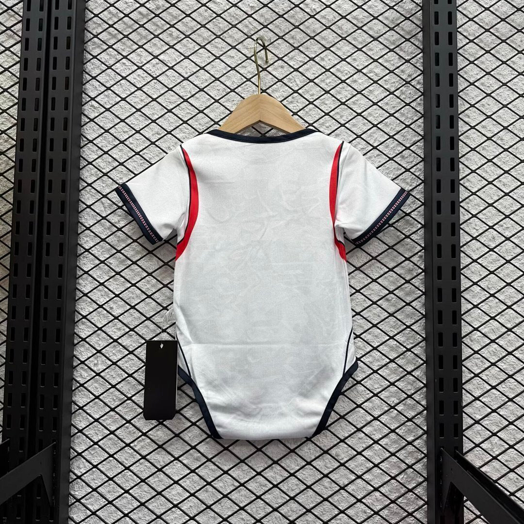 Equipamento principal Bebé Inglaterra 2026