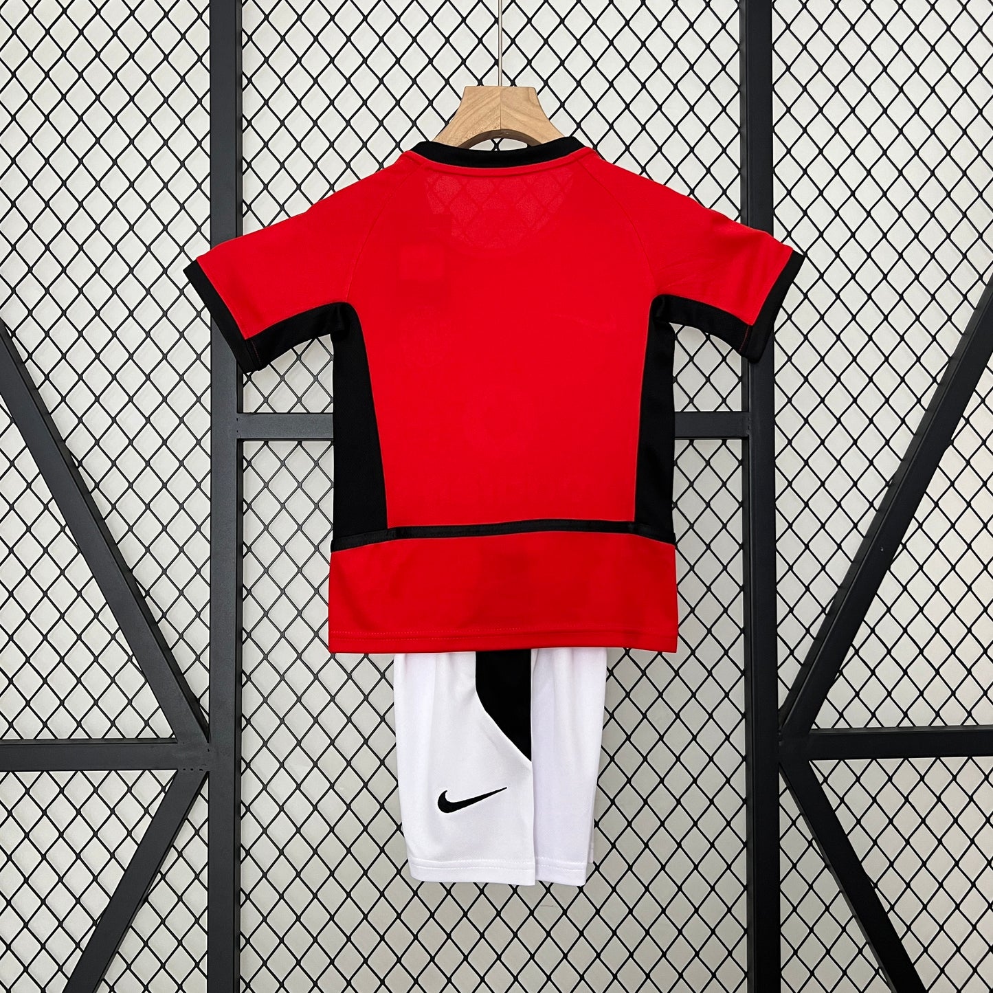 Equipamento Criança Retro Manchester United F.C. Principal 02/03