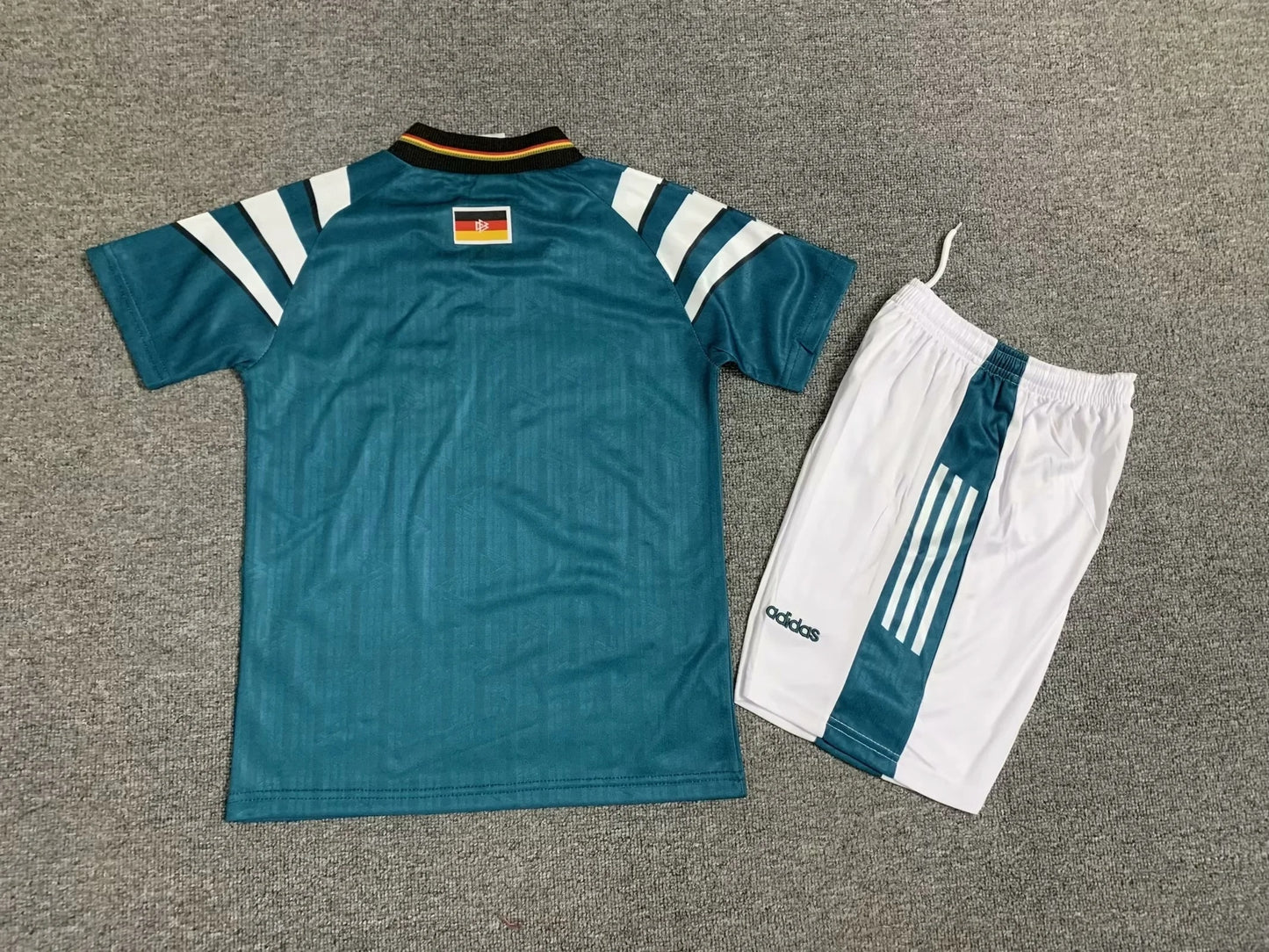 Retro Alemanha Equipamento Criança Alternativa 1996