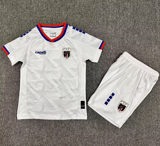 Equipamento Criança Cabo Verde Alternativo 2026
