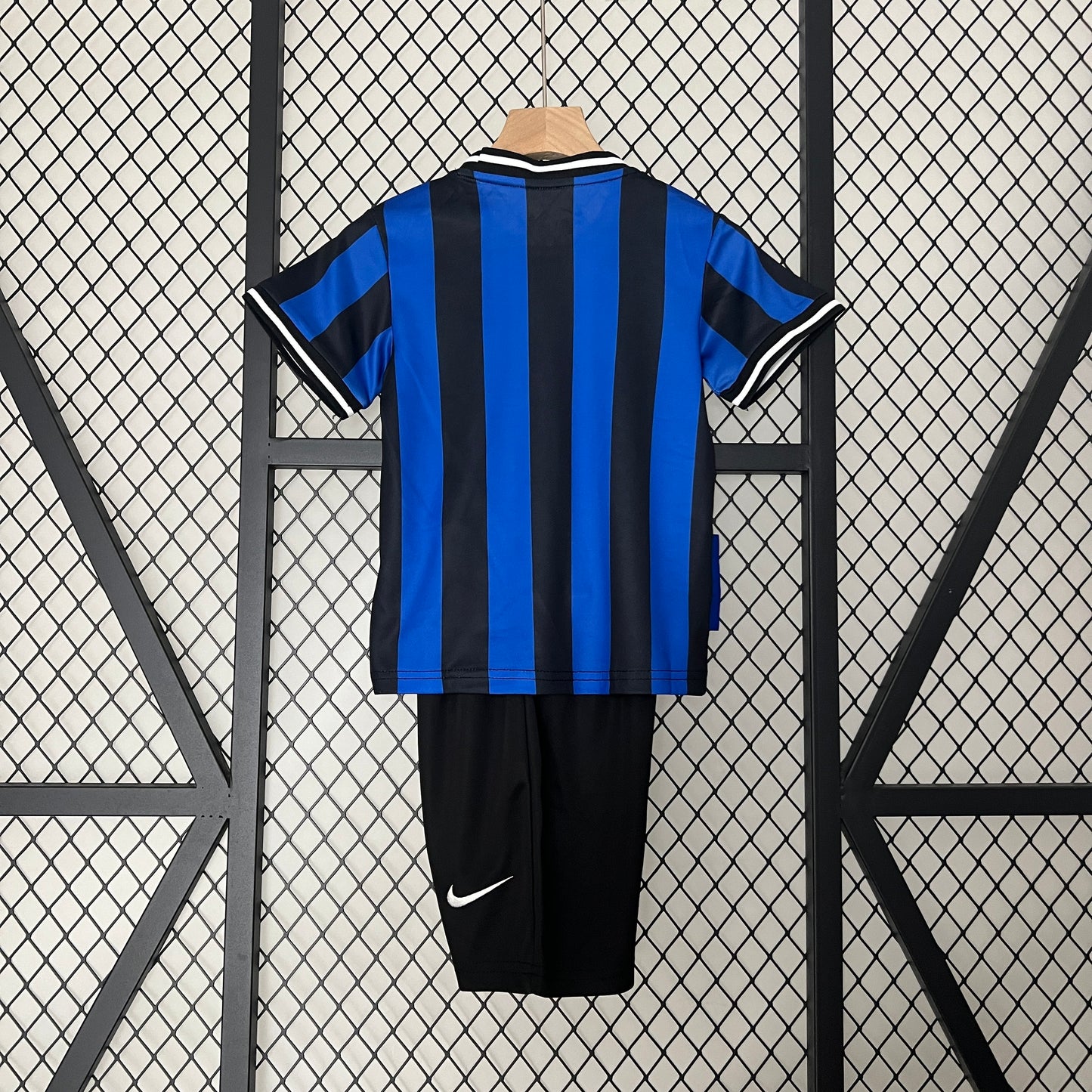 Equipamento Criança Retro Inter de Milão Principal 09/10