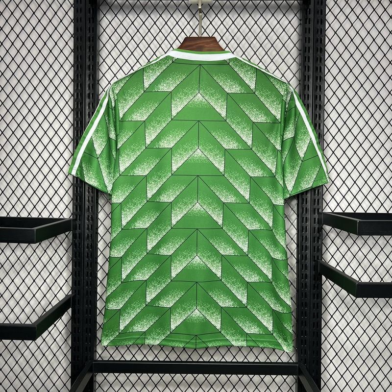 Retro Alemanha Alternativa 1990