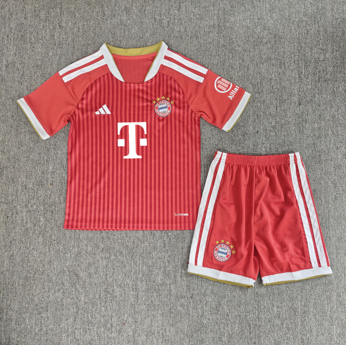 Equipamento Criança F.C. Bayern Munich Principal 26/27