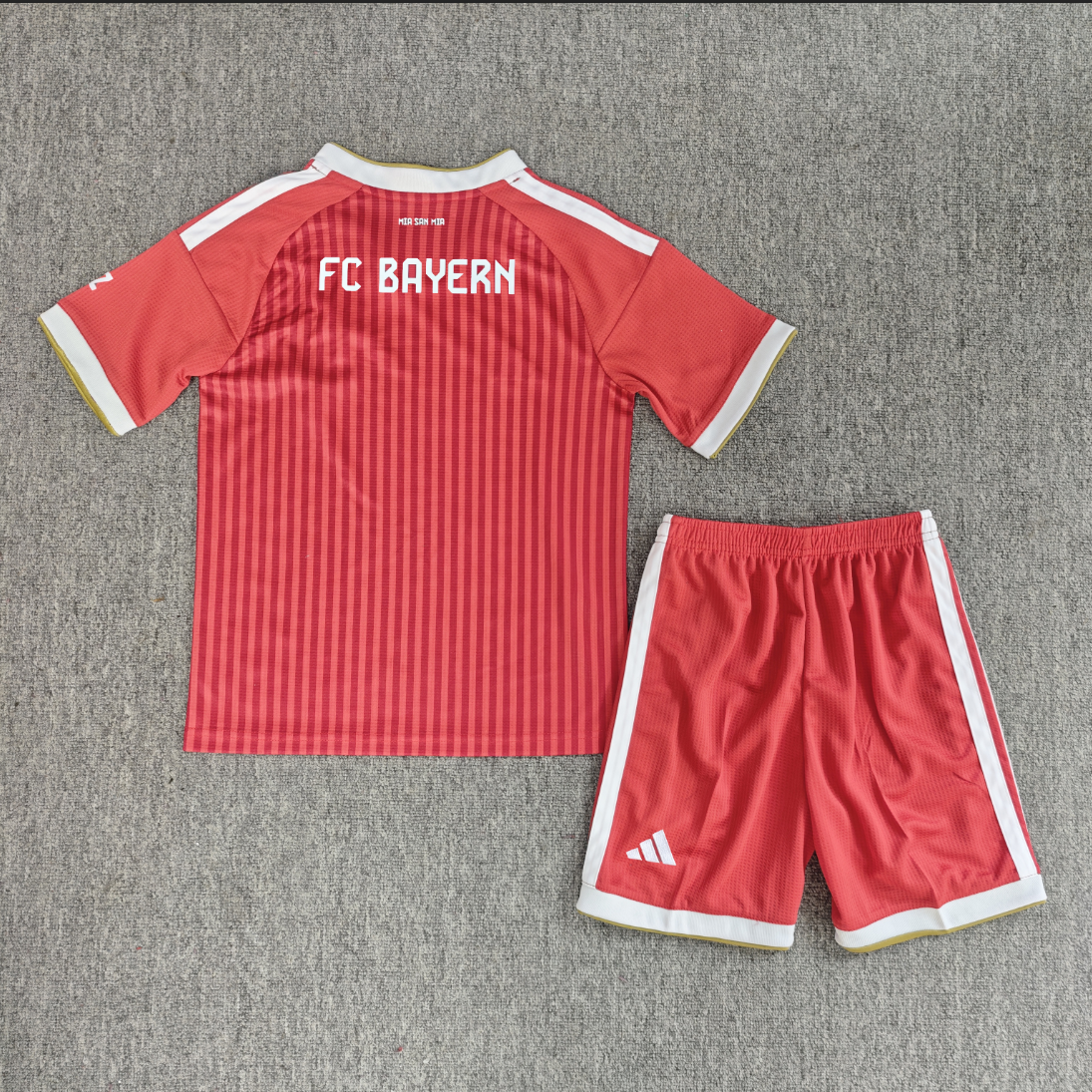 Equipamento Criança F.C. Bayern Munich Principal 26/27