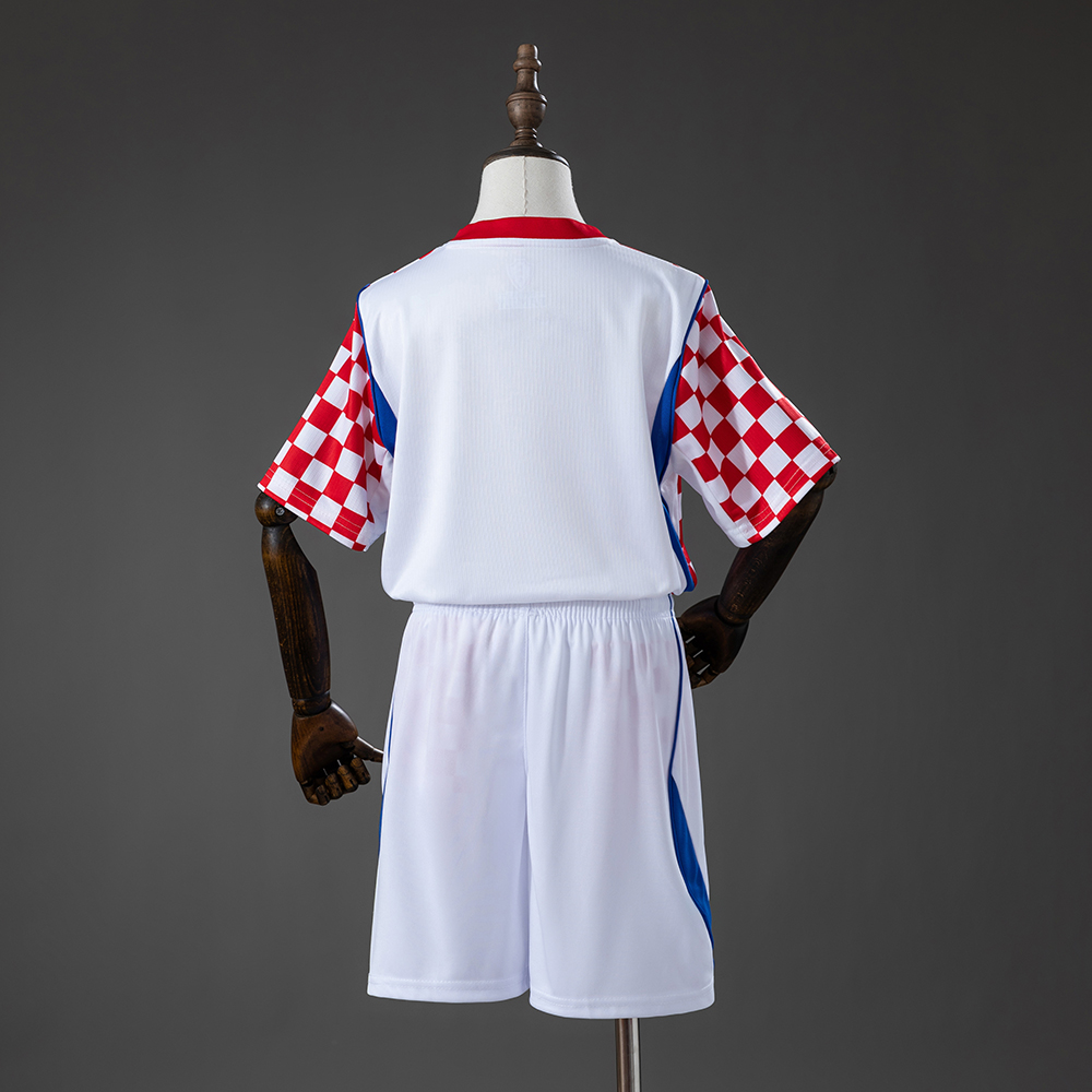Equipamento Criança Croácia Principal 2026